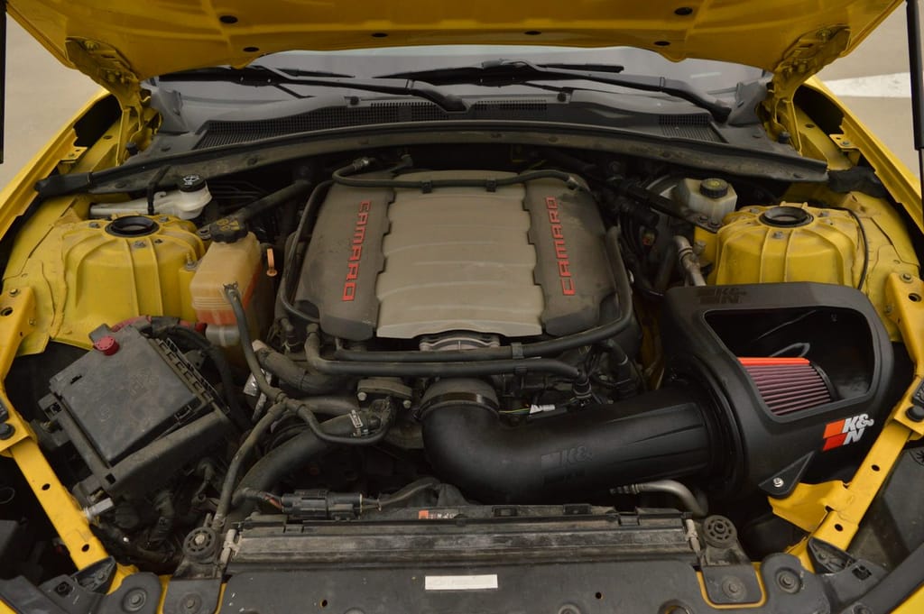 Двигателят 6.2 V8 LT1 с K&N филтър